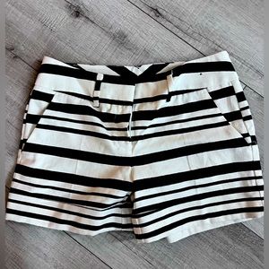 ⚫️⚪️New York & Company-Walking Shorts